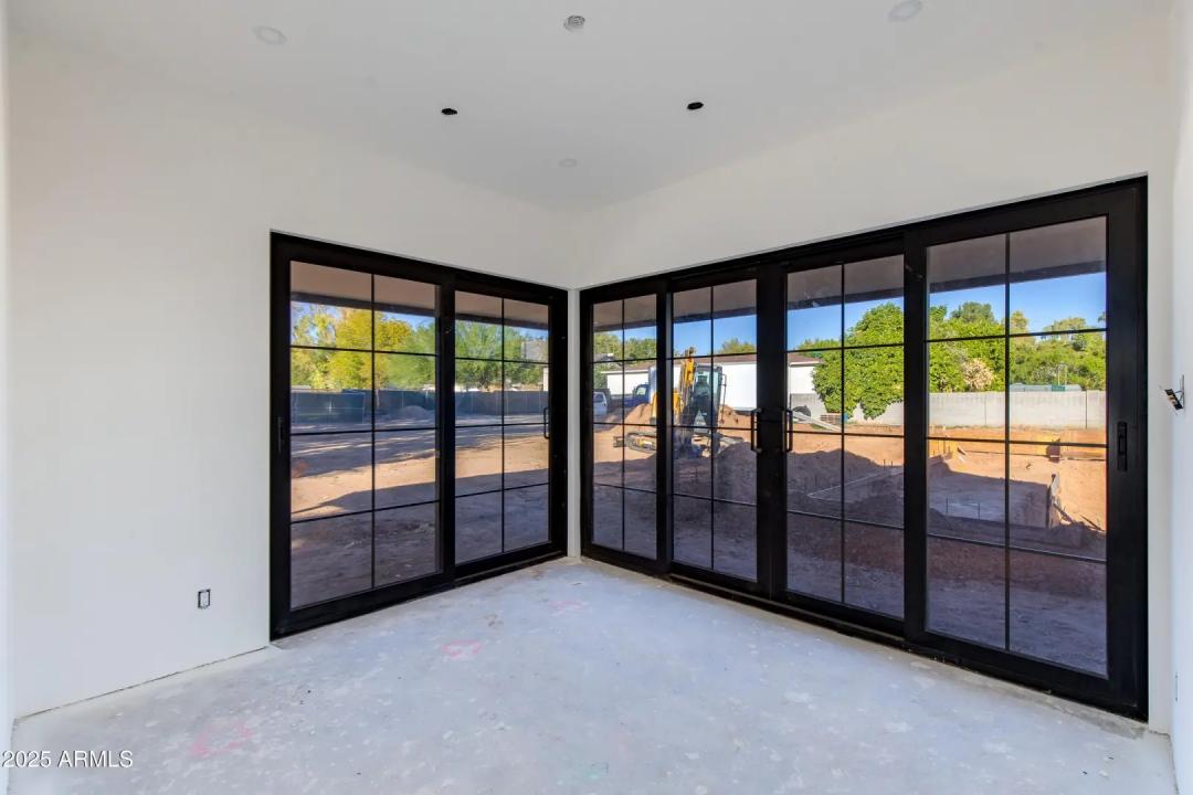 Real Estate Picture 8