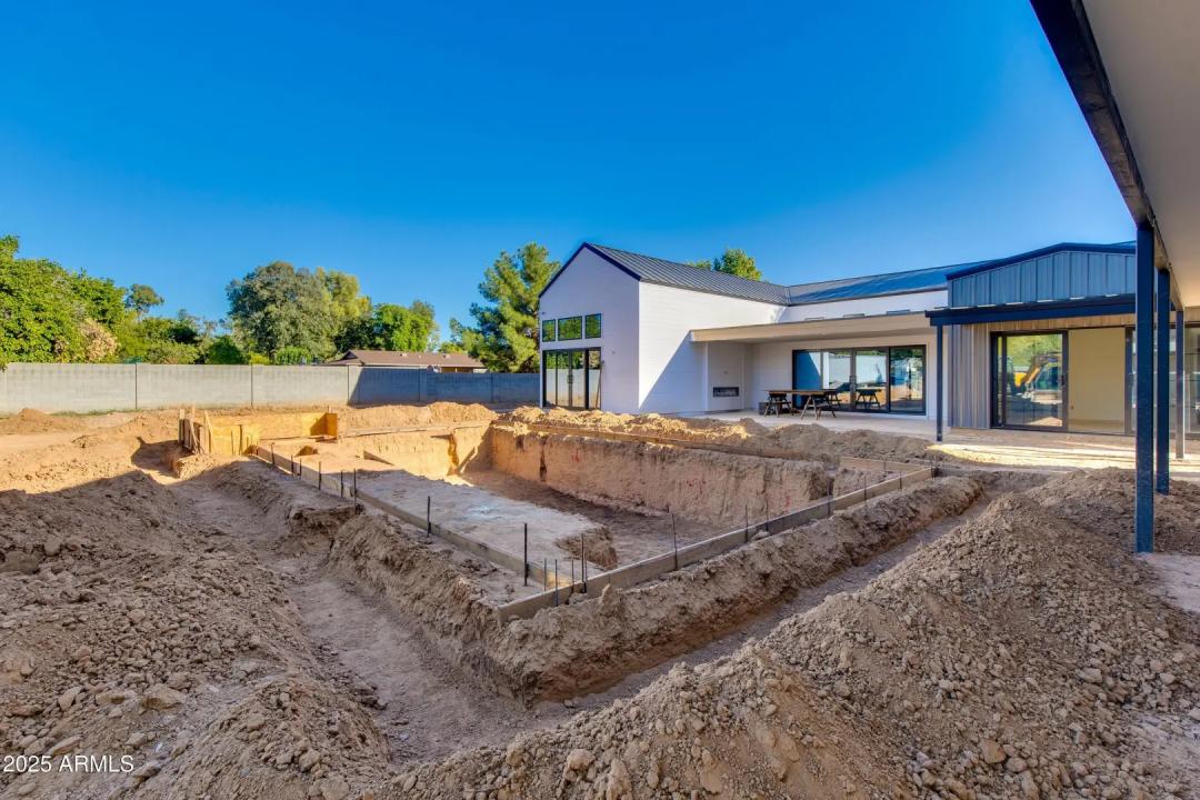 Real Estate Picture 10