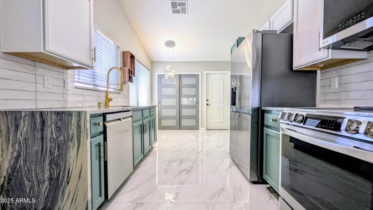 Real Estate Picture 5