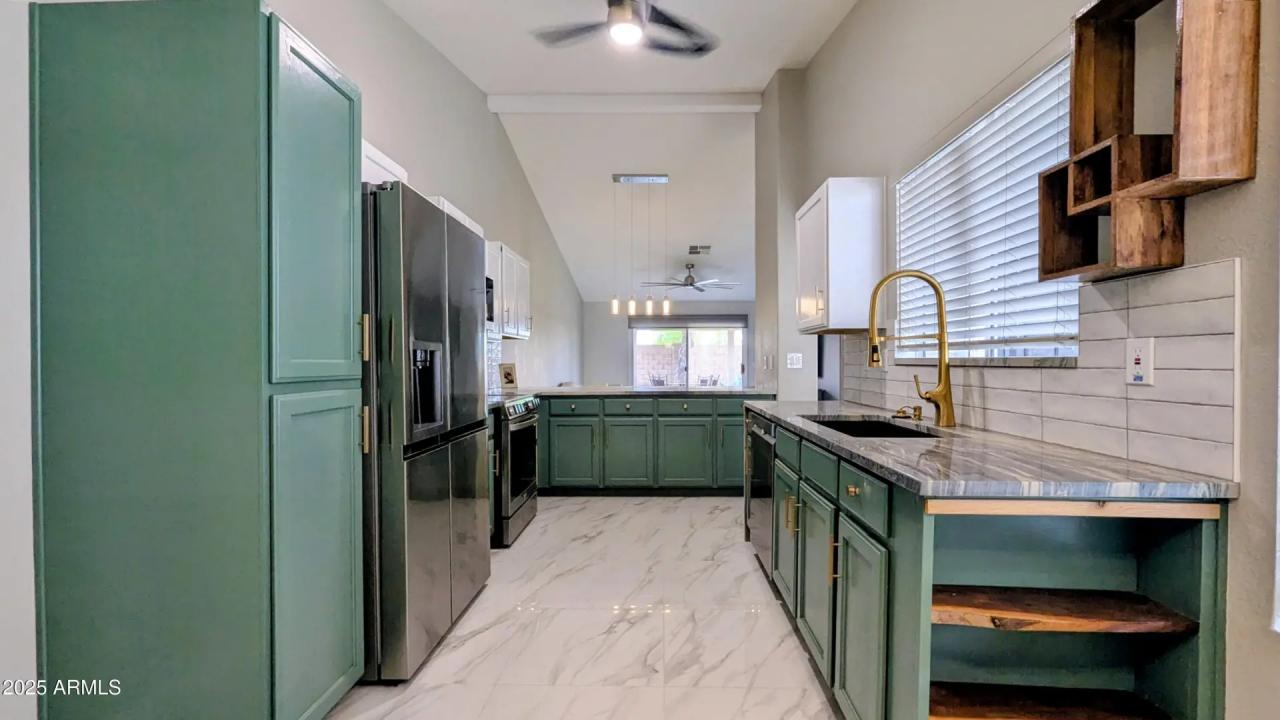 Real Estate Picture 6