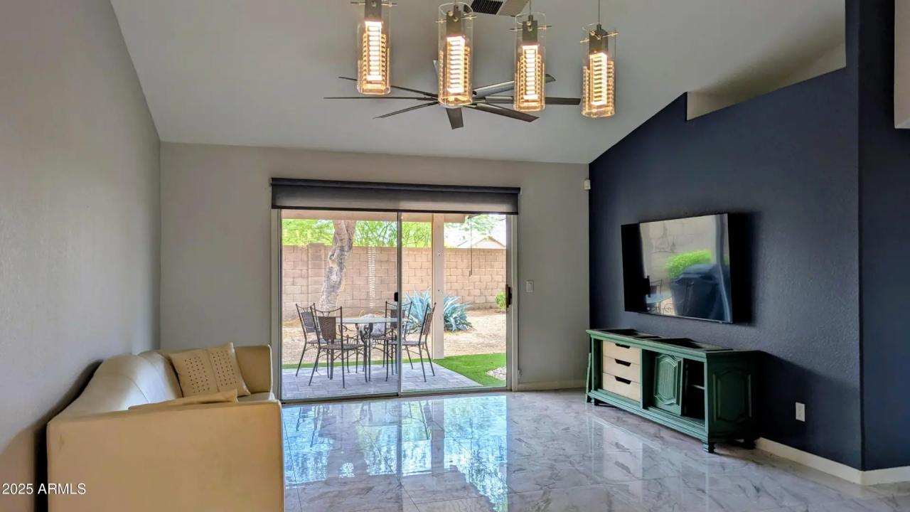 Real Estate Picture 10
