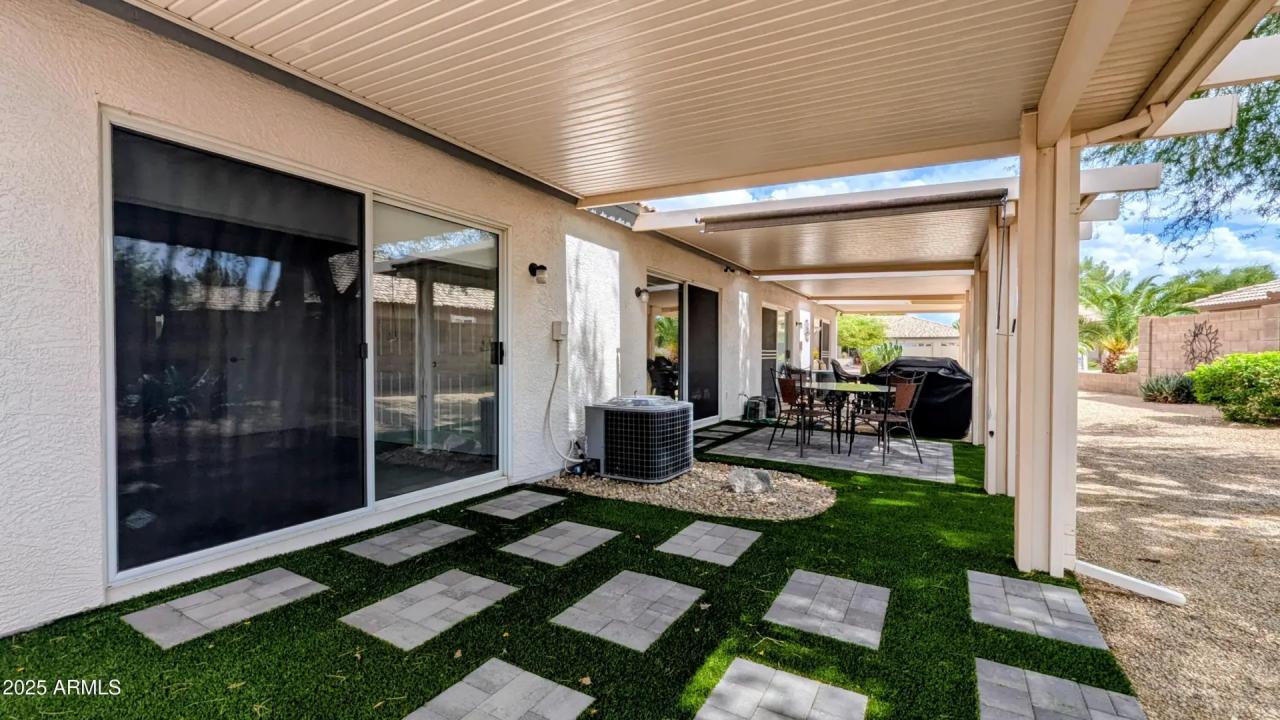 Real Estate Picture 11