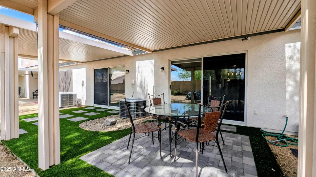 Real Estate Picture 12
