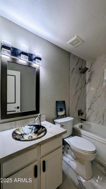 Real Estate Picture 16