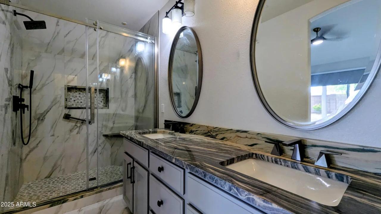 Real Estate Picture 13