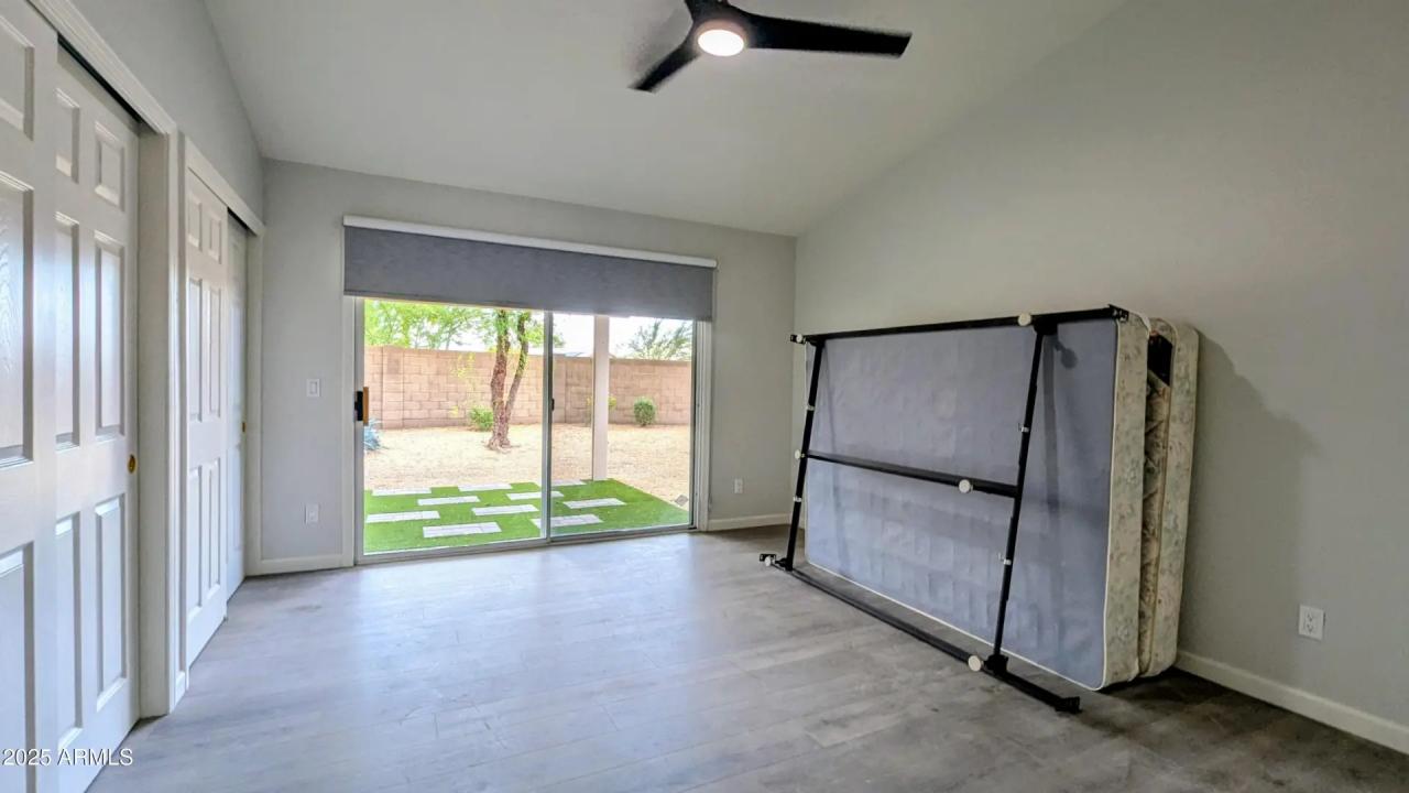 Real Estate Picture 17