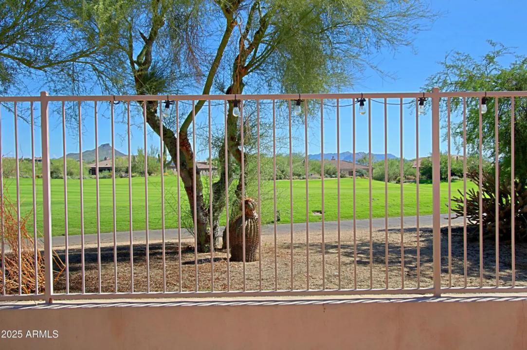 Real Estate Picture 4