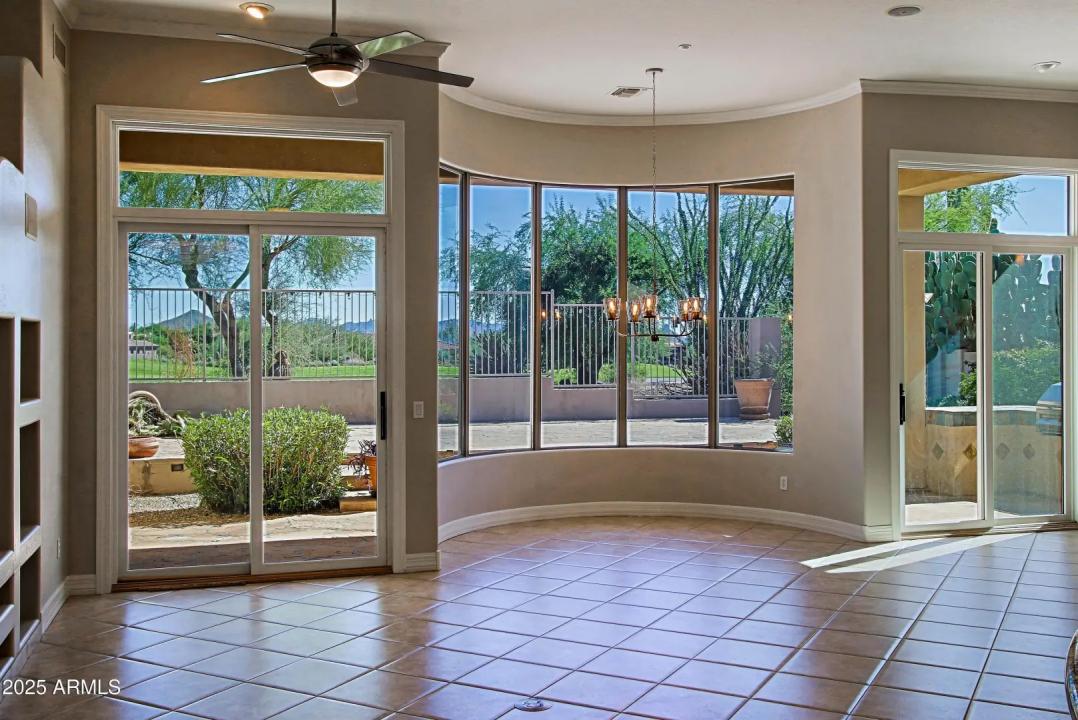 Real Estate Picture 12