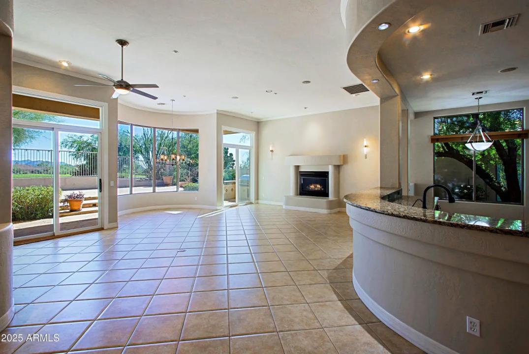 Real Estate Picture 14