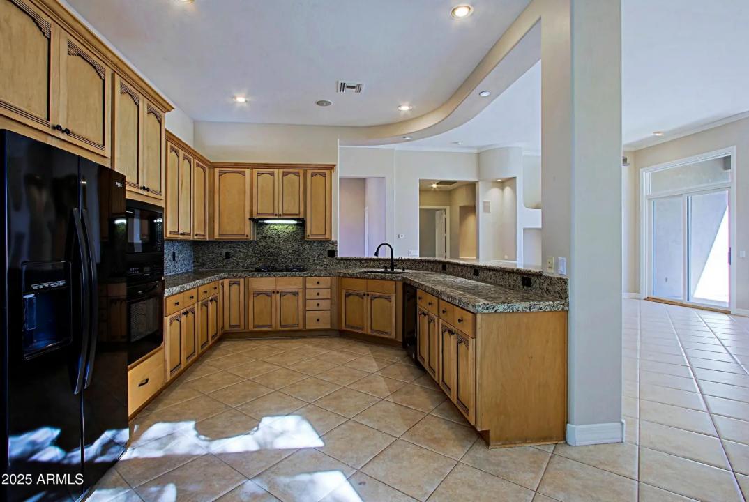 Real Estate Picture 23