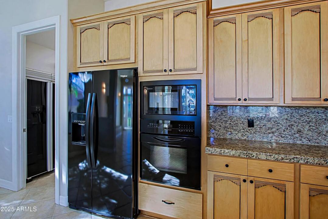 Real Estate Picture 25