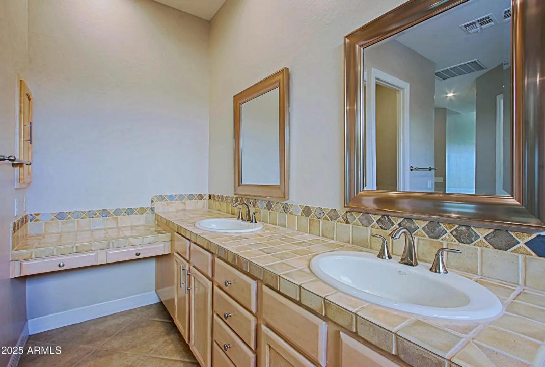 Real Estate Picture 35