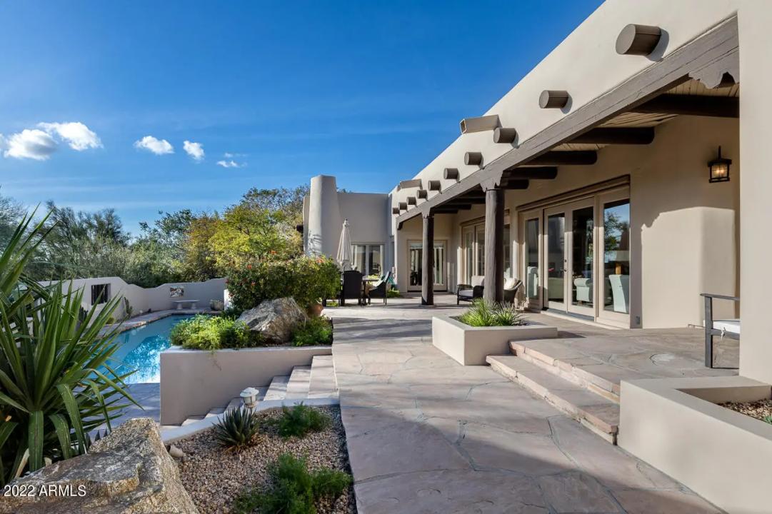 Real Estate Picture 3