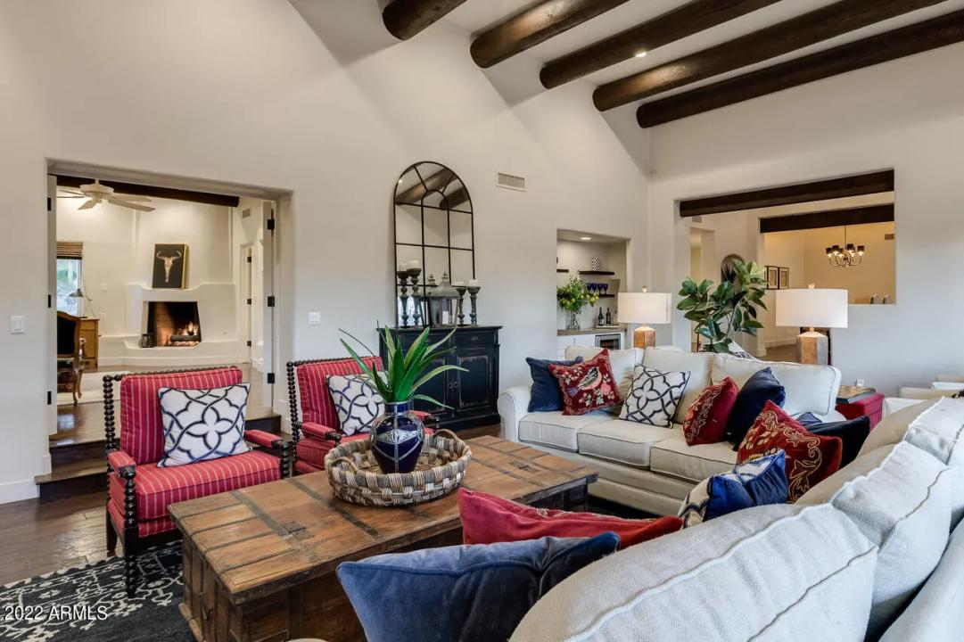 Real Estate Picture 5