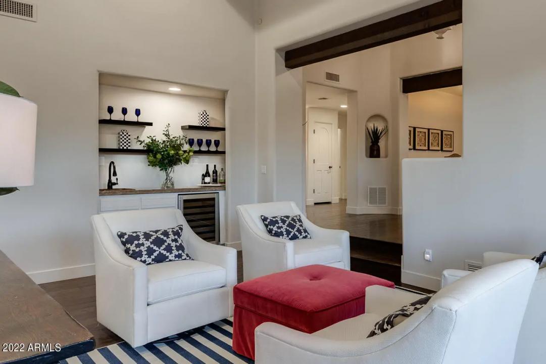 Real Estate Picture 10