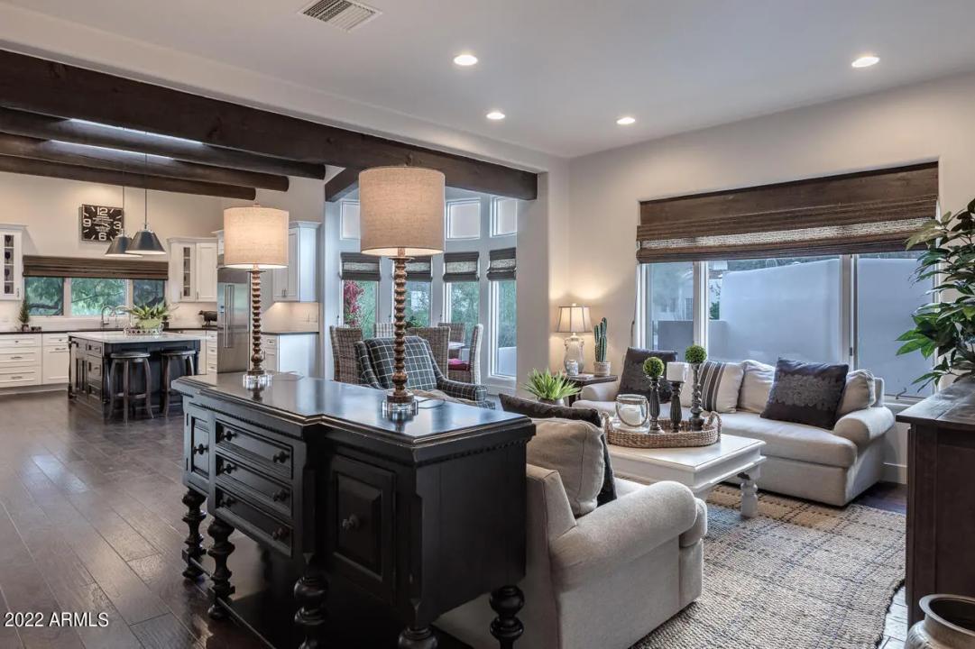 Real Estate Picture 14
