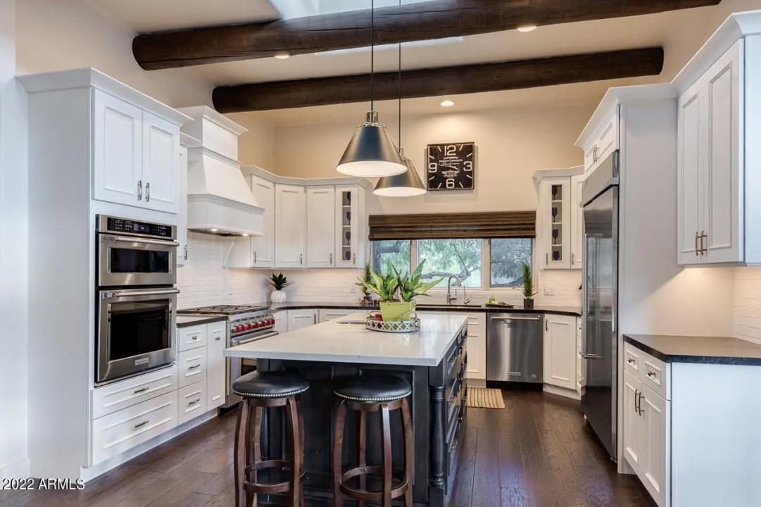 Real Estate Picture 15