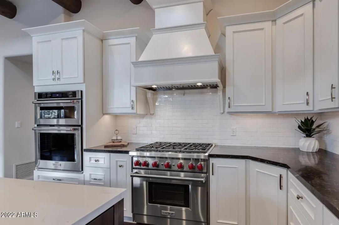 Real Estate Picture 16