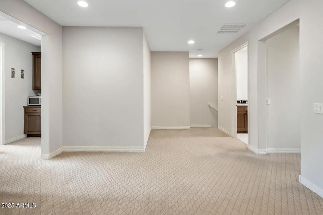 Real Estate Picture 18