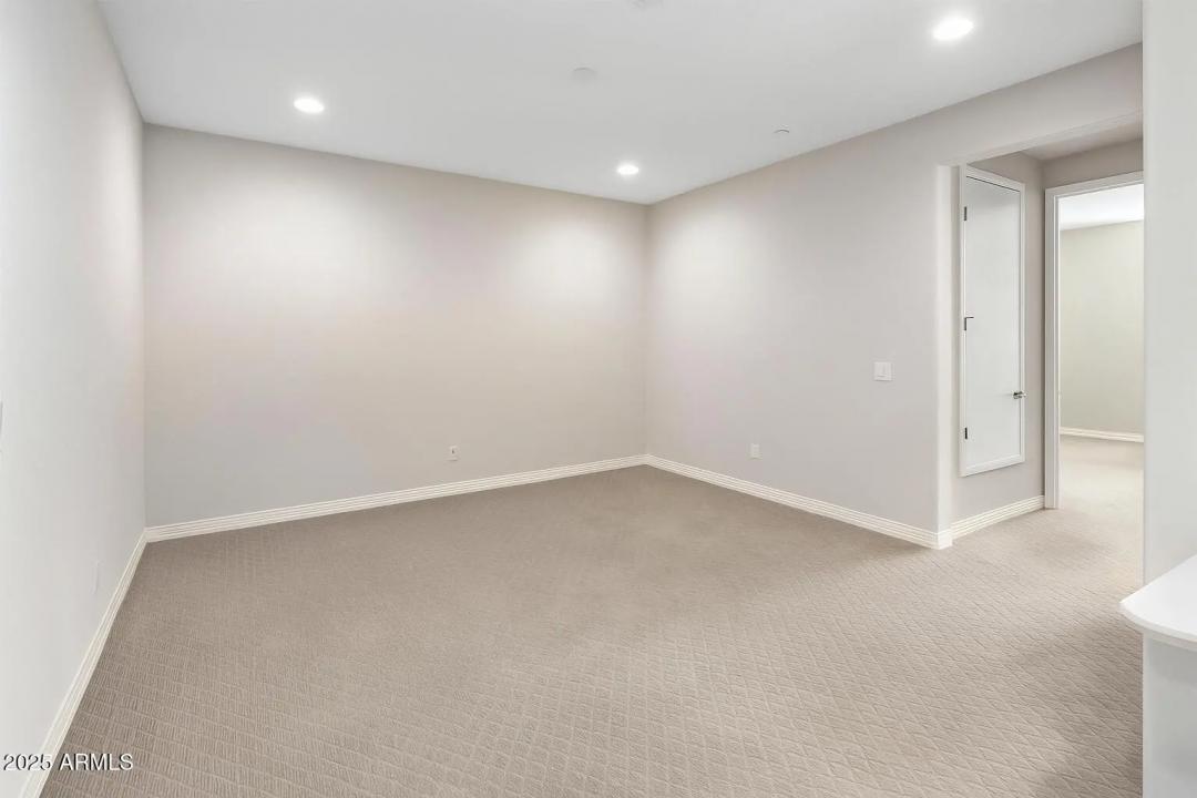 Real Estate Picture 19