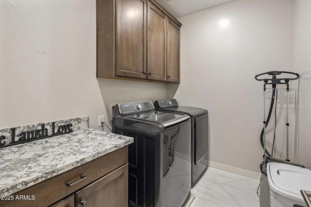 Real Estate Picture 23