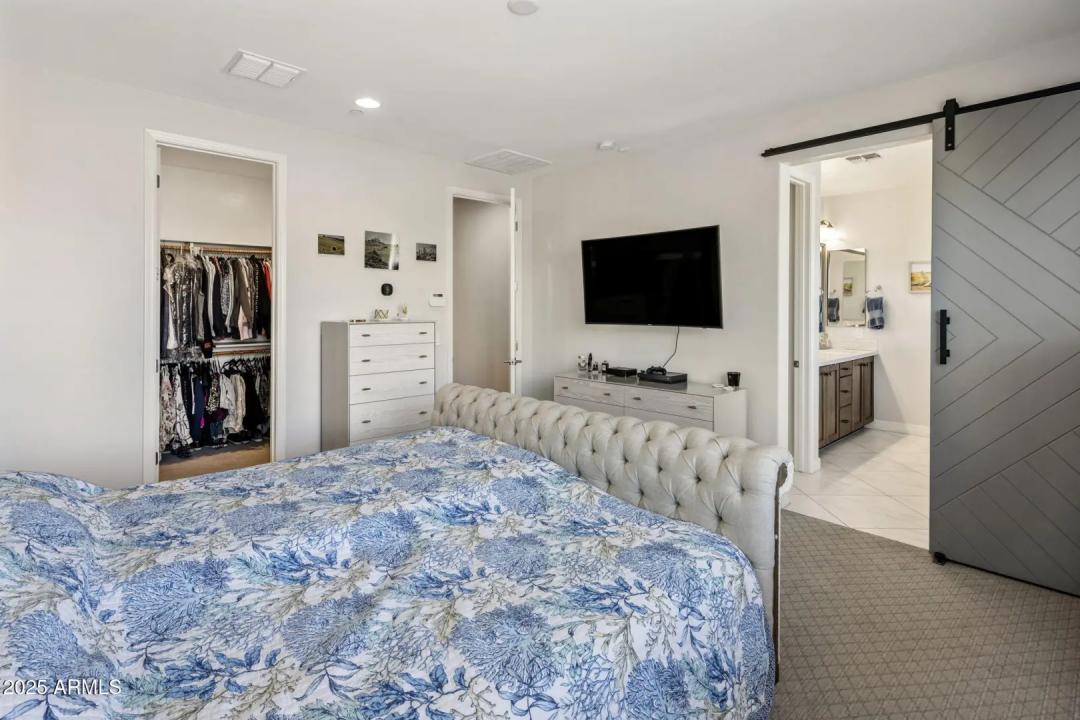 Real Estate Picture 14