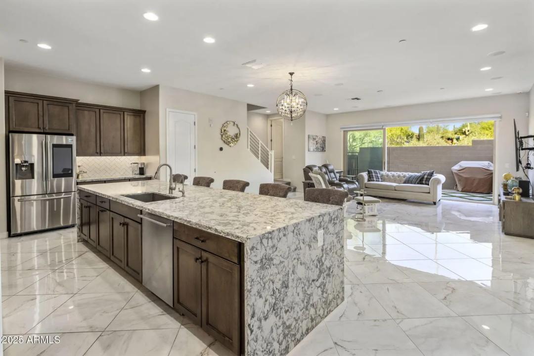 Real Estate Picture 12