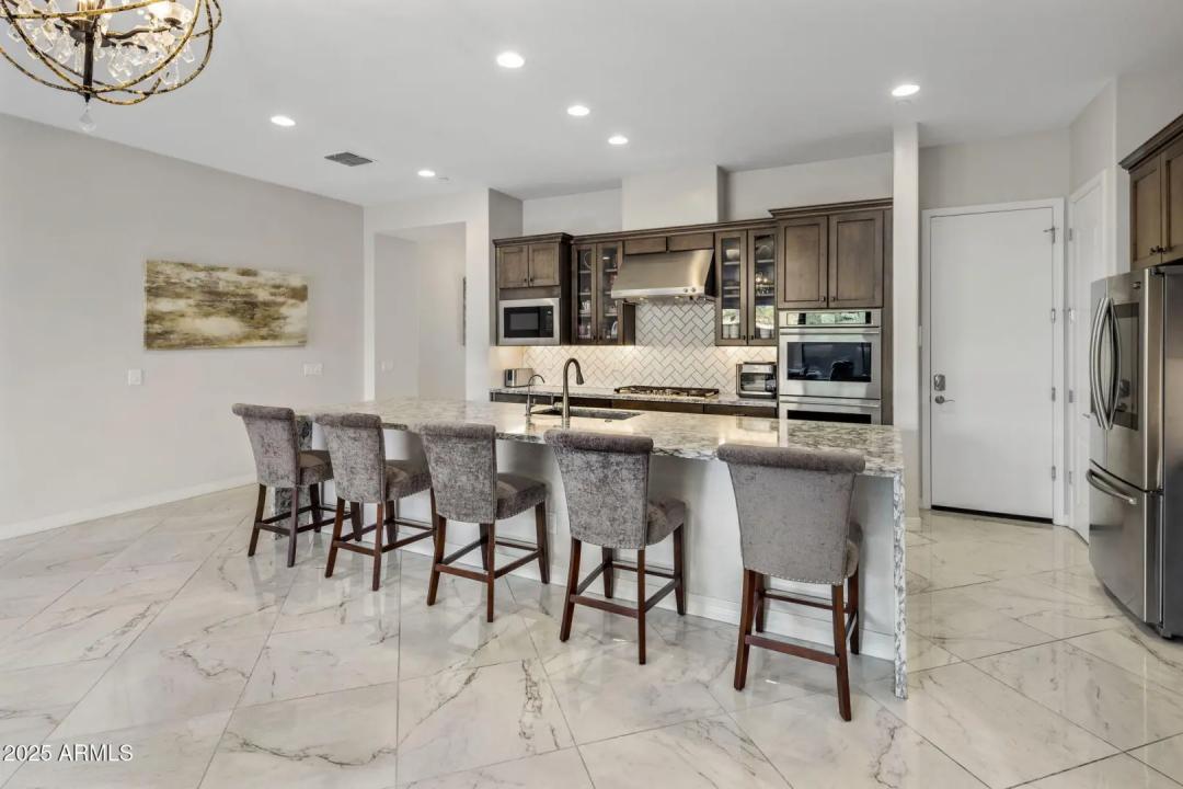 Real Estate Picture 10