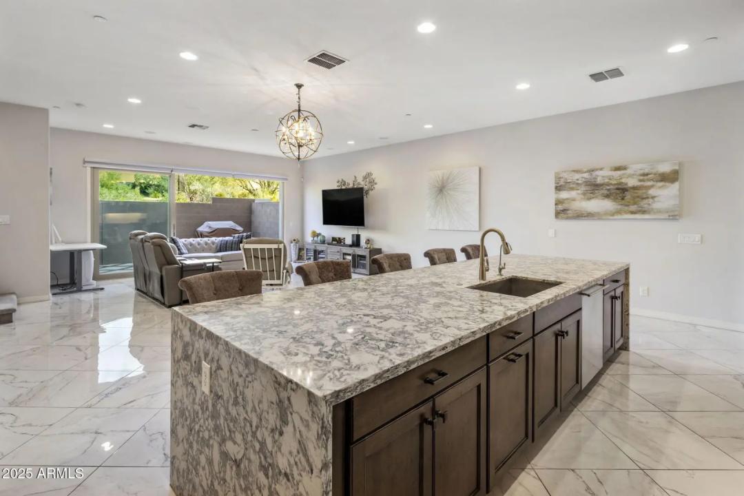 Real Estate Picture 3