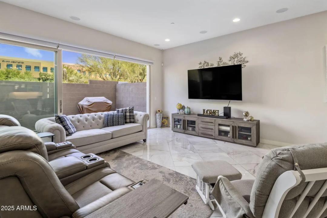 Real Estate Picture 8