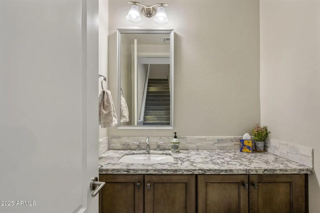 Real Estate Picture 24
