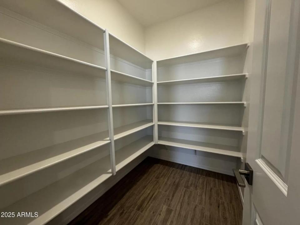 Real Estate Picture 10