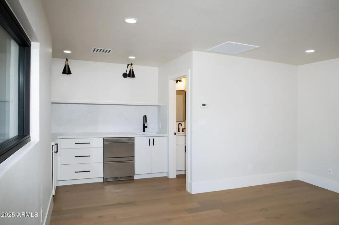 Real Estate Picture 19