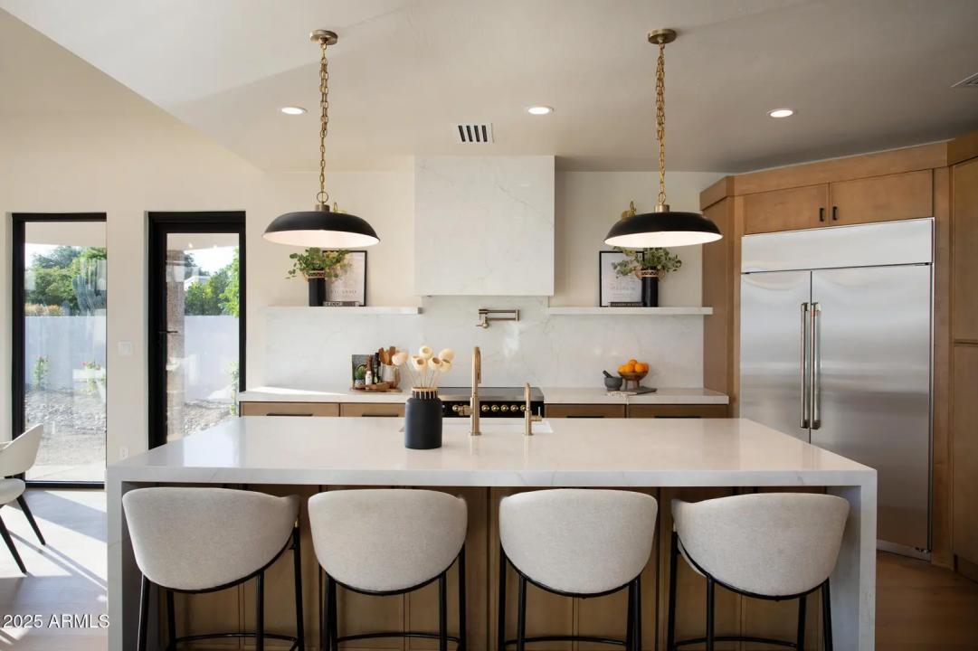 Real Estate Picture 12