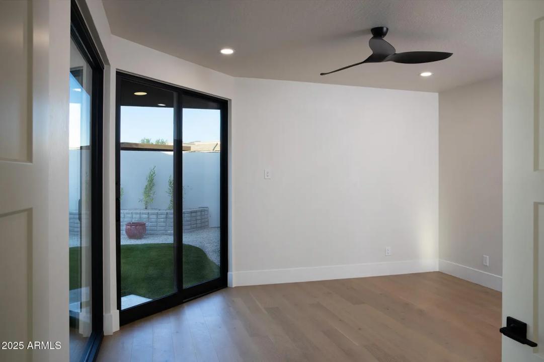 Real Estate Picture 24