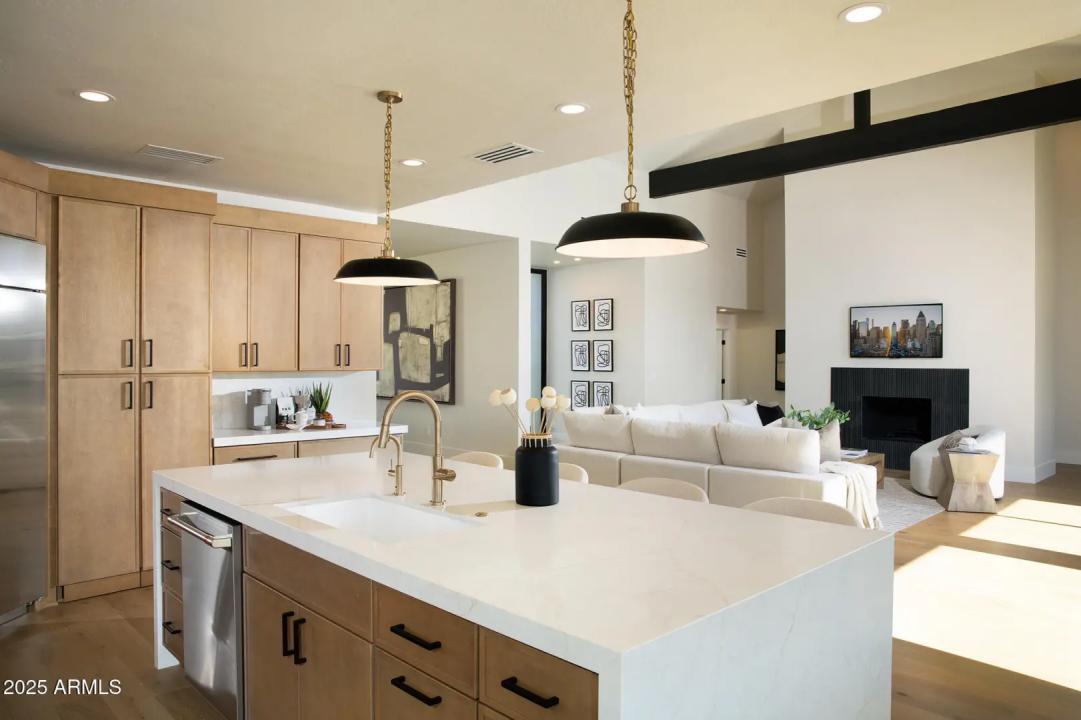 Real Estate Picture 11