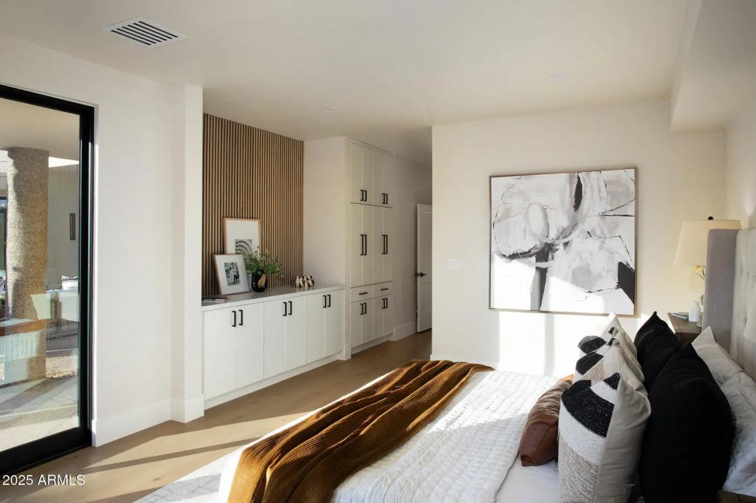 Real Estate Picture 15