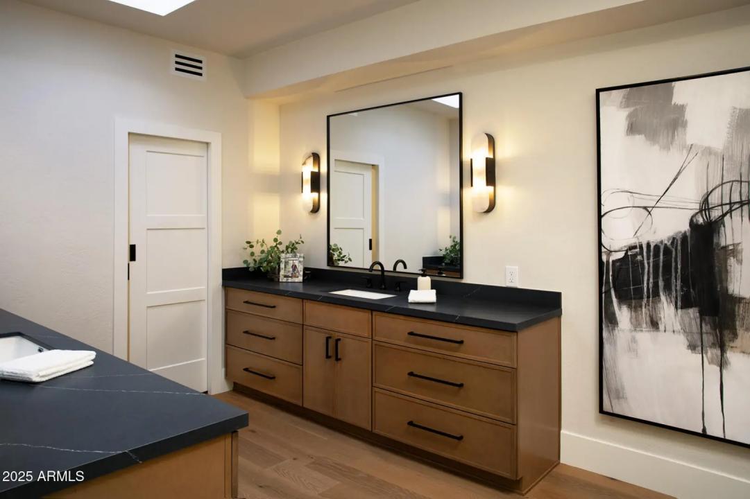 Real Estate Picture 22