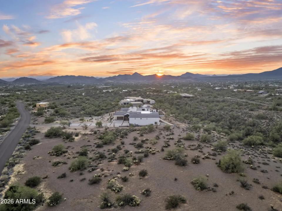Real Estate Picture 95