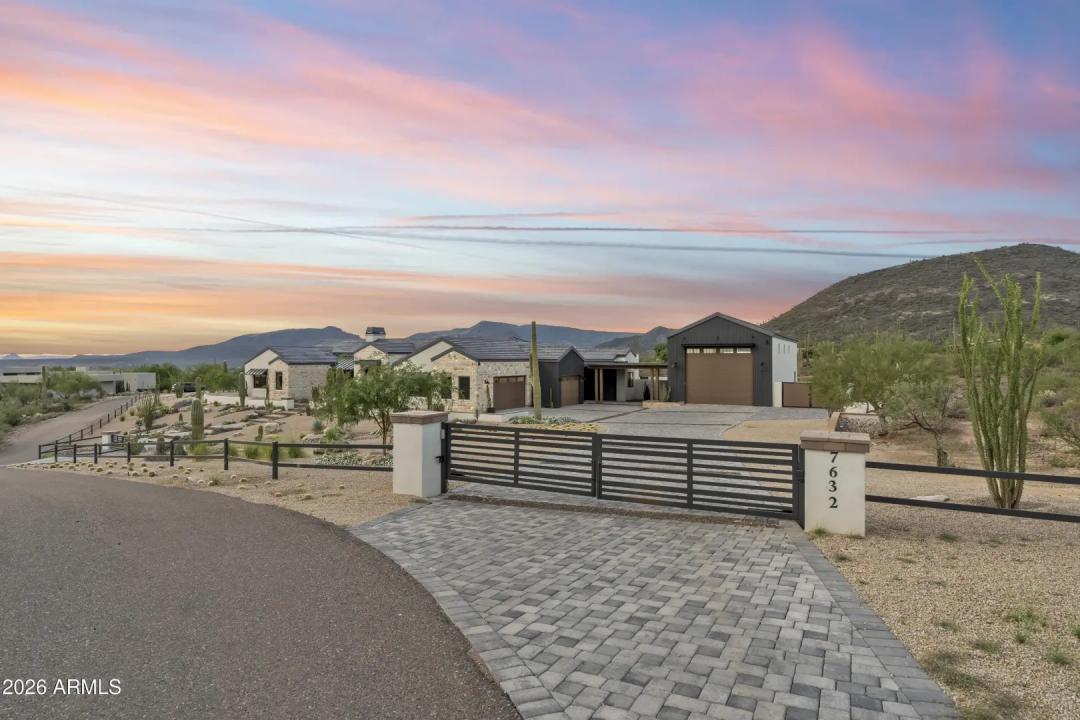 Real Estate Picture 8