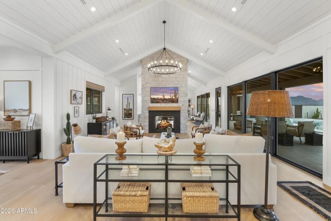 Real Estate Picture 11