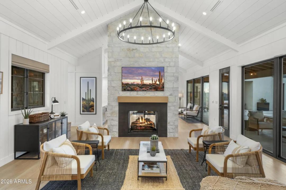 Real Estate Picture 12