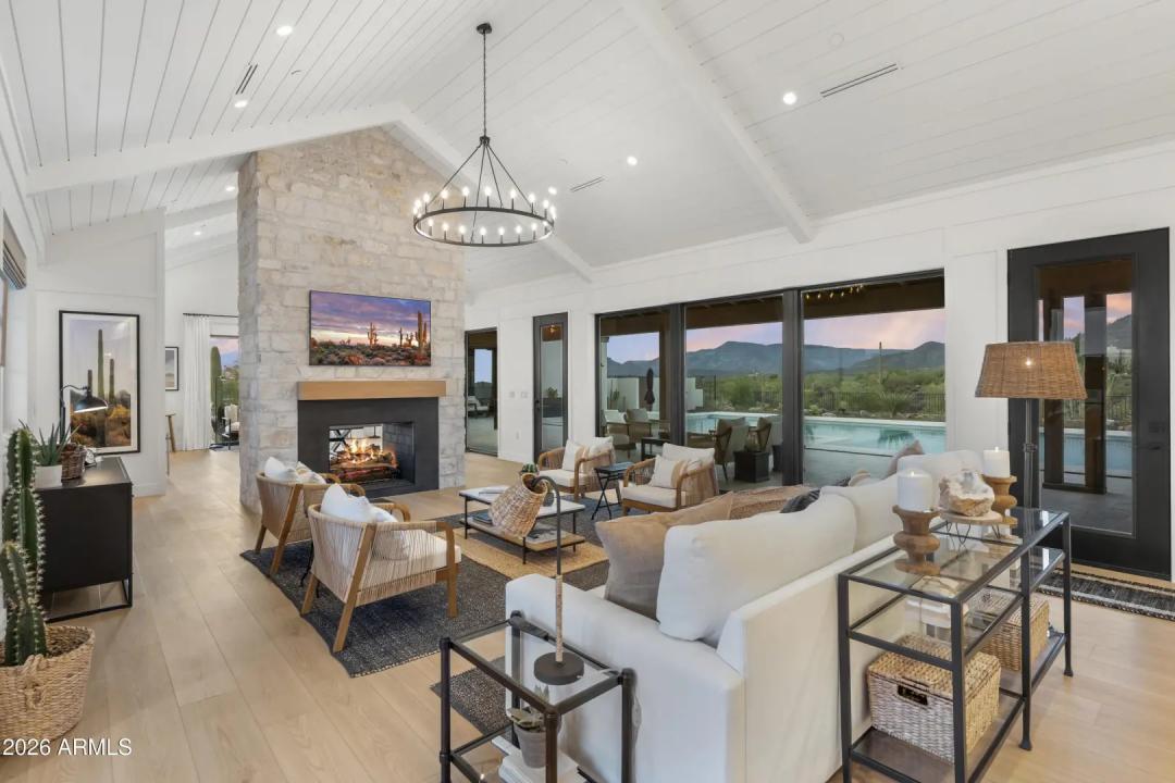 Real Estate Picture 10