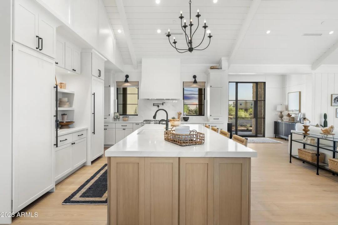 Real Estate Picture 24