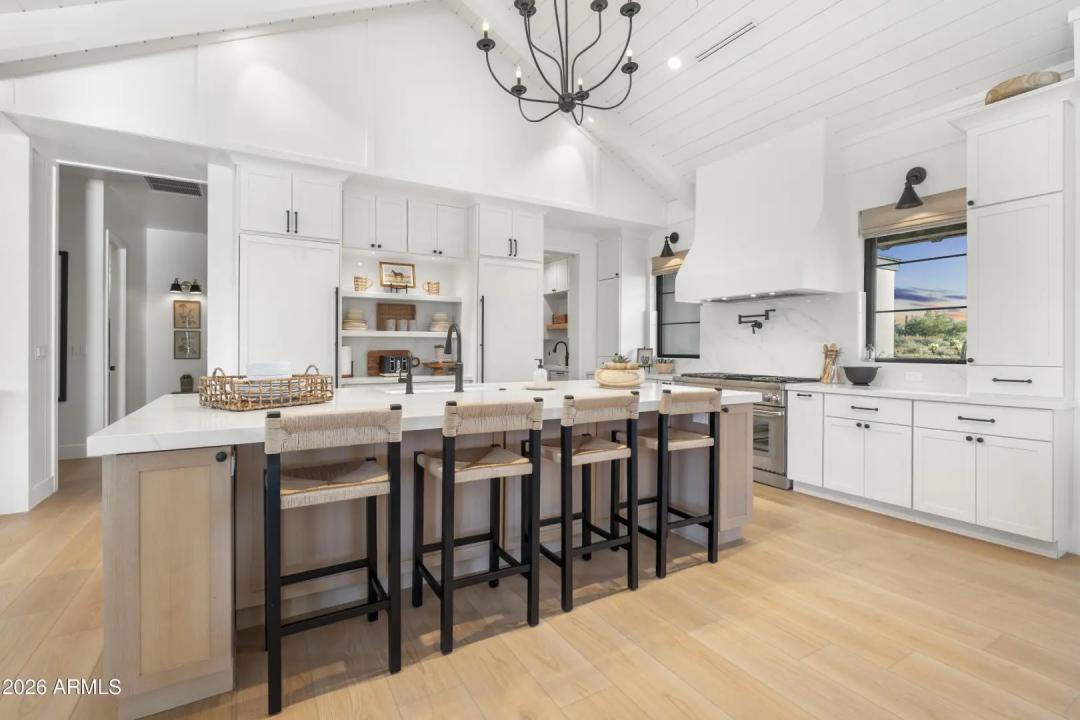 Real Estate Picture 25