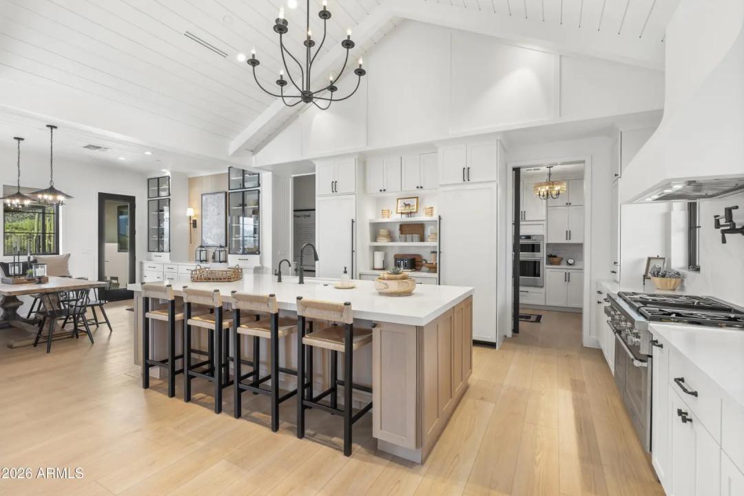 Real Estate Picture 27
