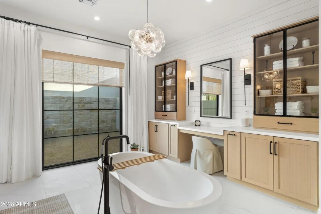 Real Estate Picture 44