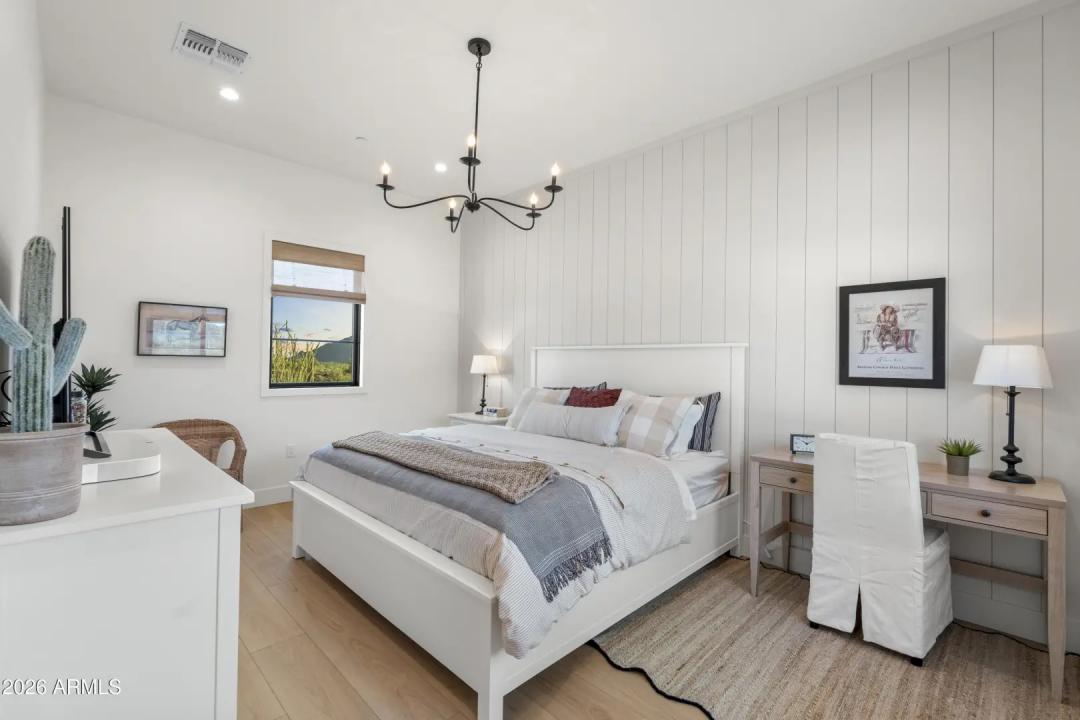 Real Estate Picture 60