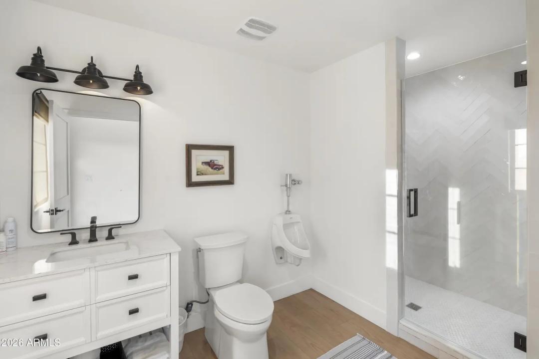 Real Estate Picture 90