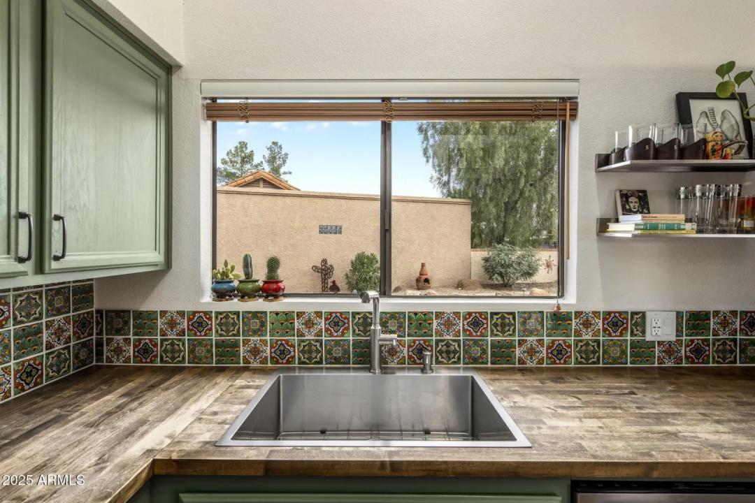Real Estate Picture 16